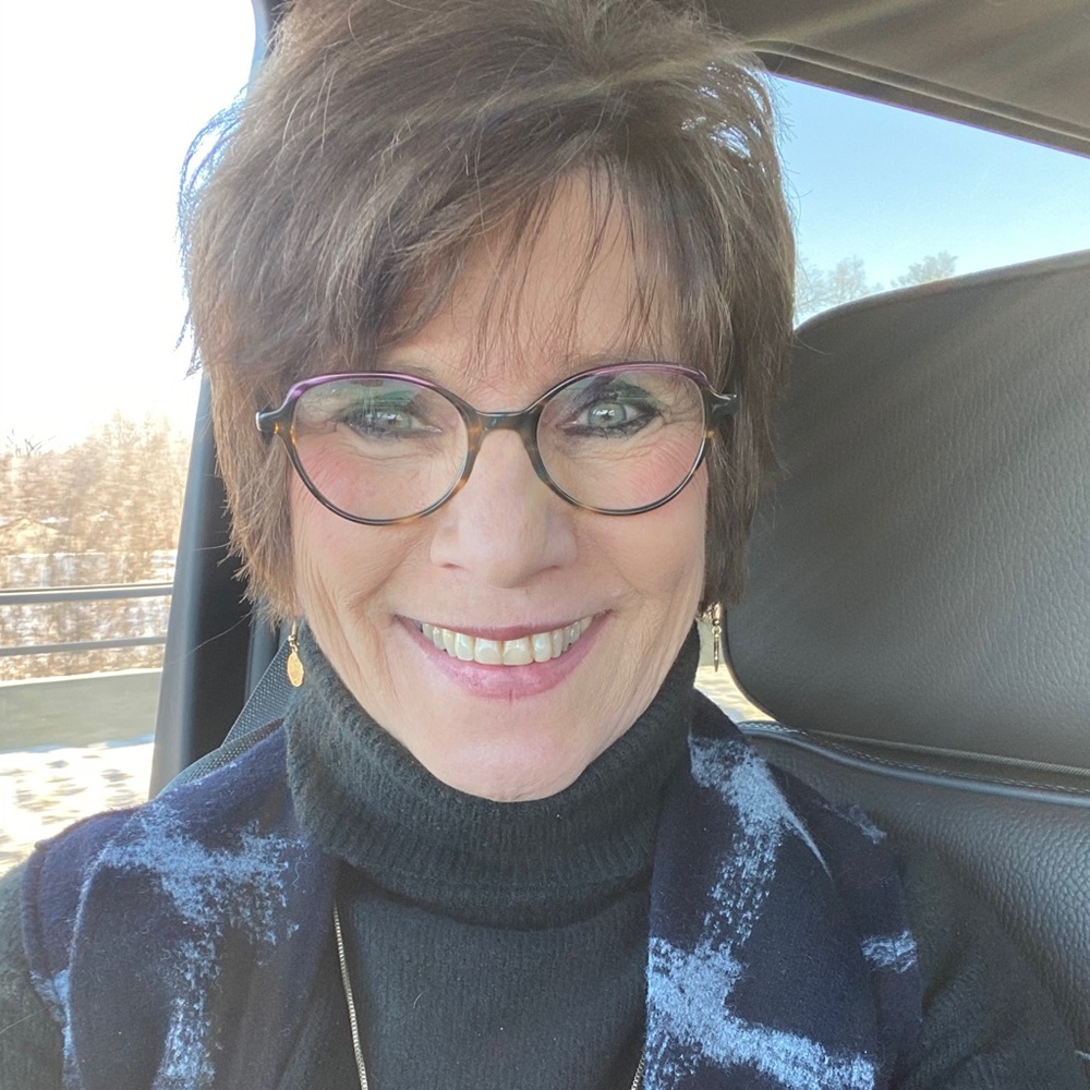 Meet your Posher, Lori